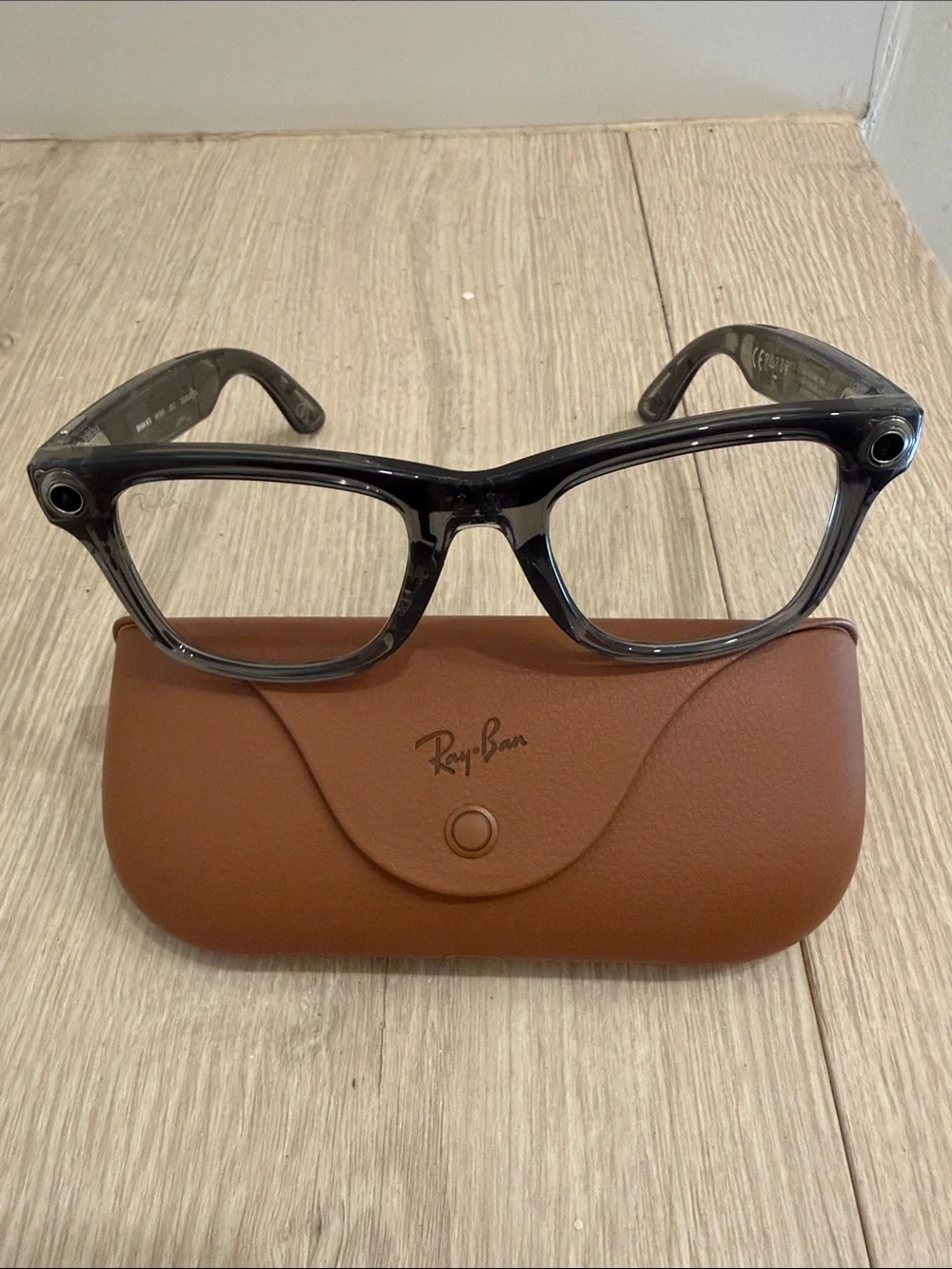Ray-Ban Meta Smart Glasses Black w/ Transitions Lenses + Charging Case